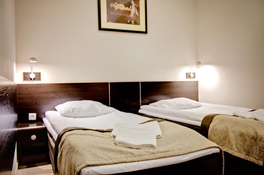 Hotel Picaro Stok Лагув Екстер'єр фото