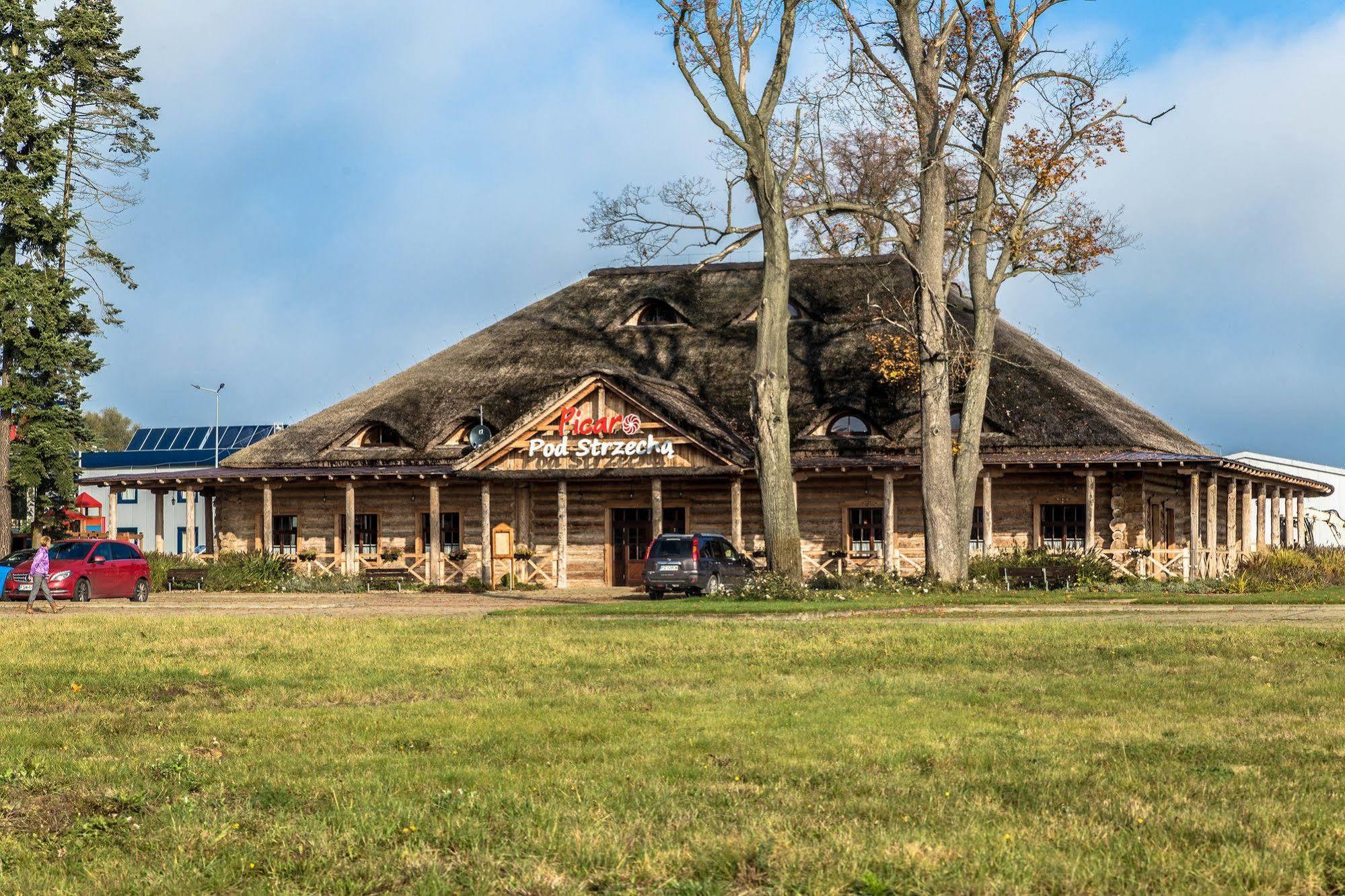 Hotel Picaro Stok Лагув Екстер'єр фото