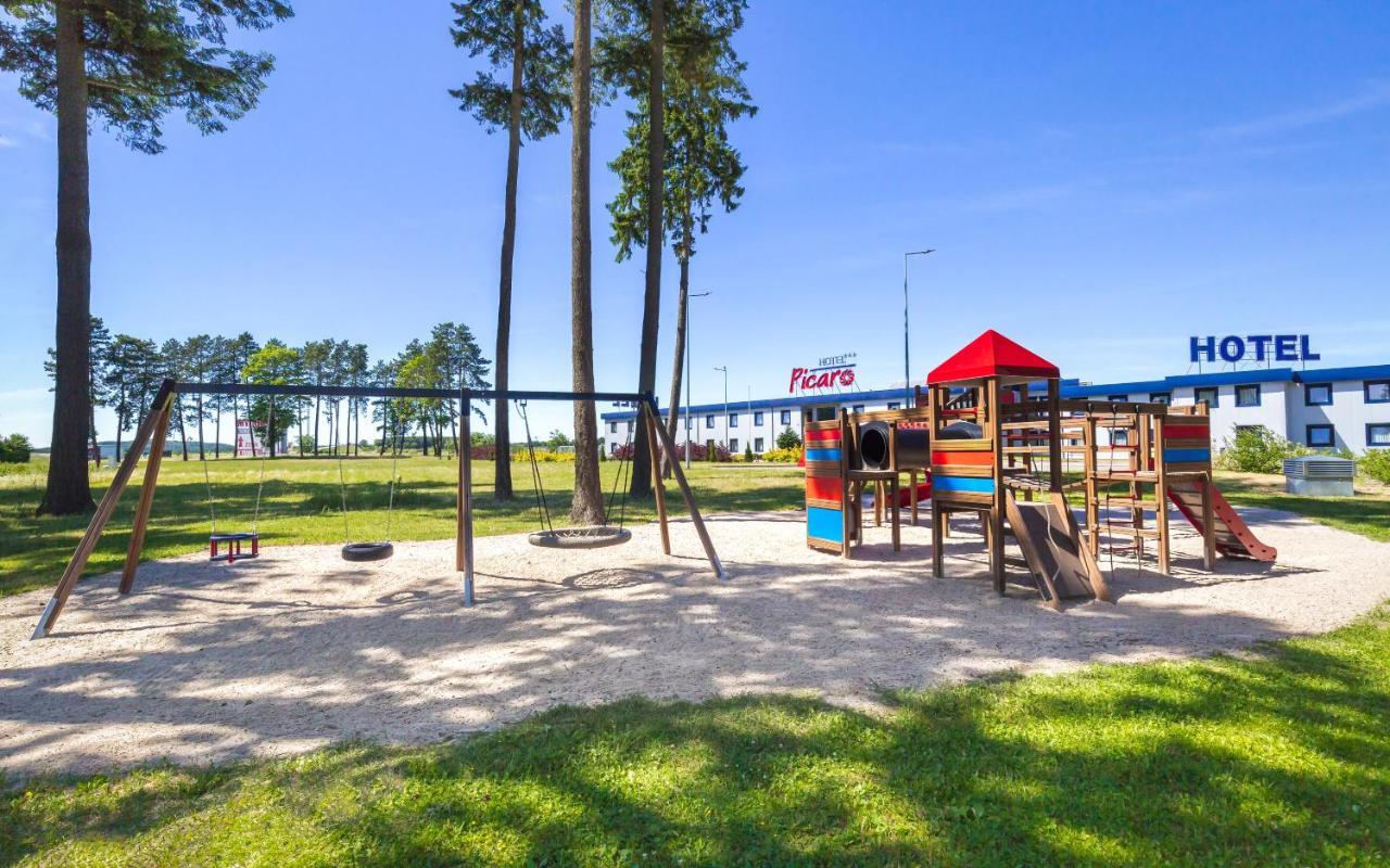 Hotel Picaro Stok Лагув Екстер'єр фото
