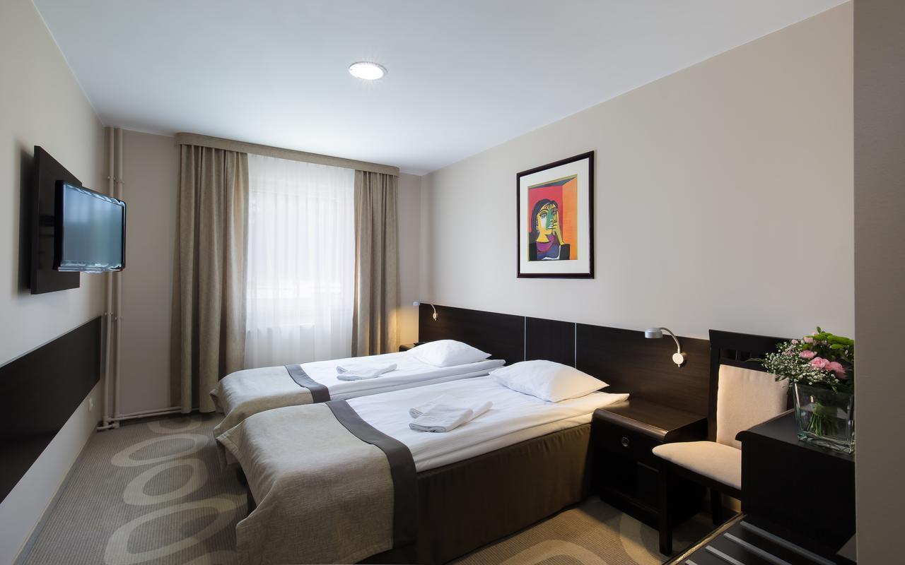 Hotel Picaro Stok Лагув Екстер'єр фото