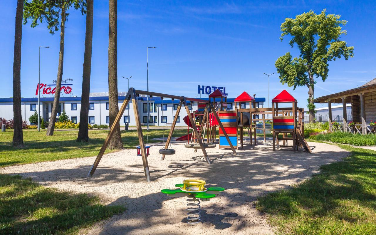 Hotel Picaro Stok Лагув Екстер'єр фото